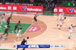 😅还没热过身来！张镇麟开场反击单臂扣篮 但扣飞直接飞出界...